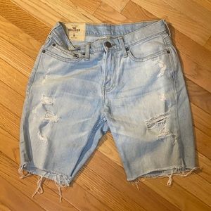 hollister ripped light wash shorts 28 waist